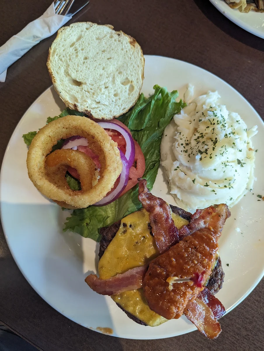 Food & drink, Jonny Canuck's Bar & Grill