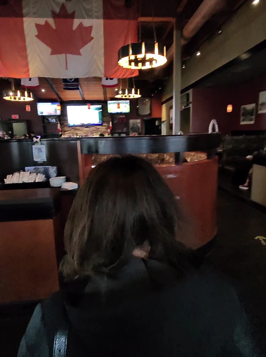 Vibe, Jonny Canuck's Bar & Grill