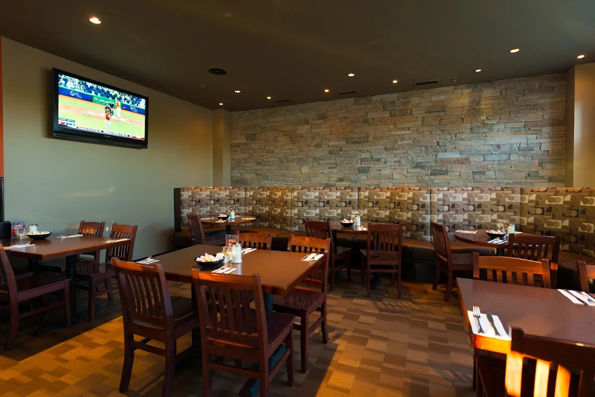 Vibe, Jonny Canuck's Bar & Grill