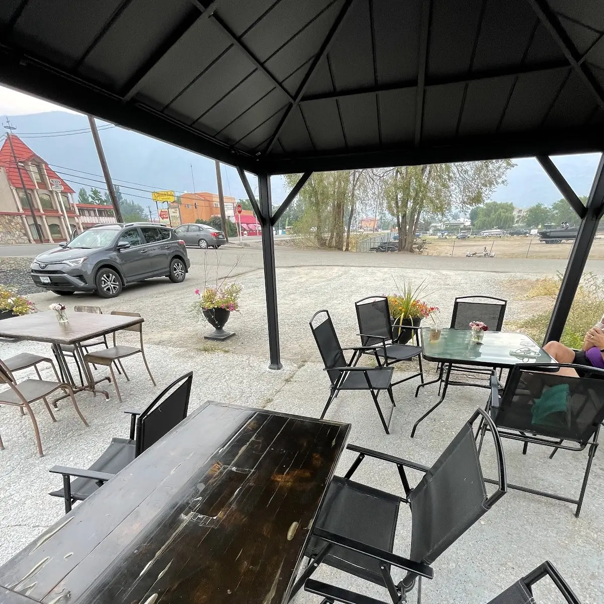Vibe, Junction 3 Coffee House