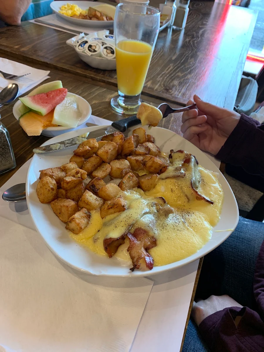 Food & drink, Au Chant Du Coq