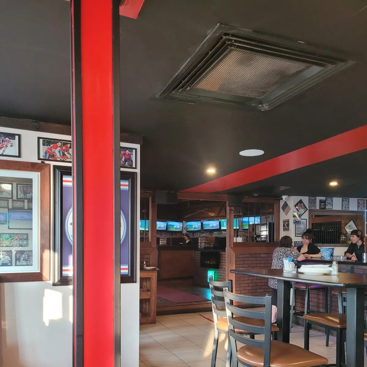Vibe, Wing House