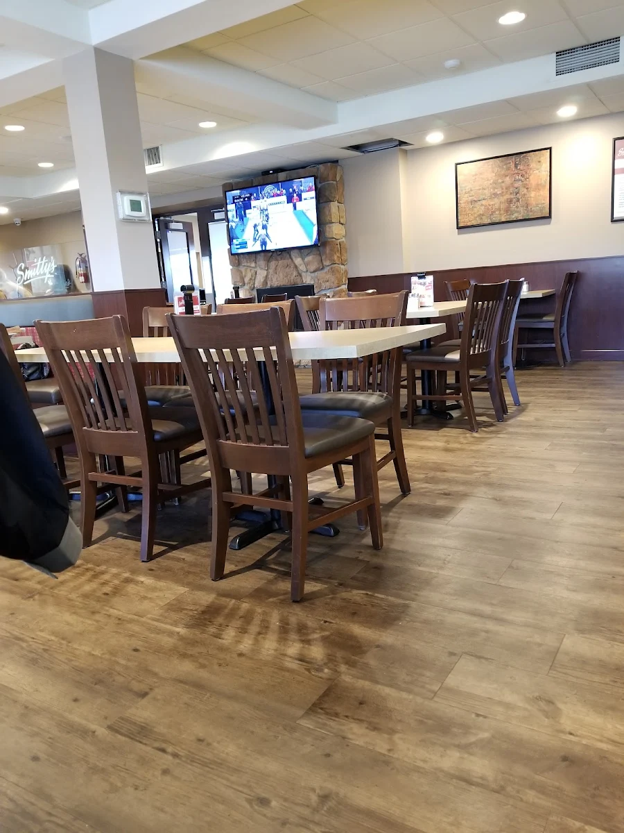 Vibe, Smitty's Restaurant & Lounge - Cranbrook