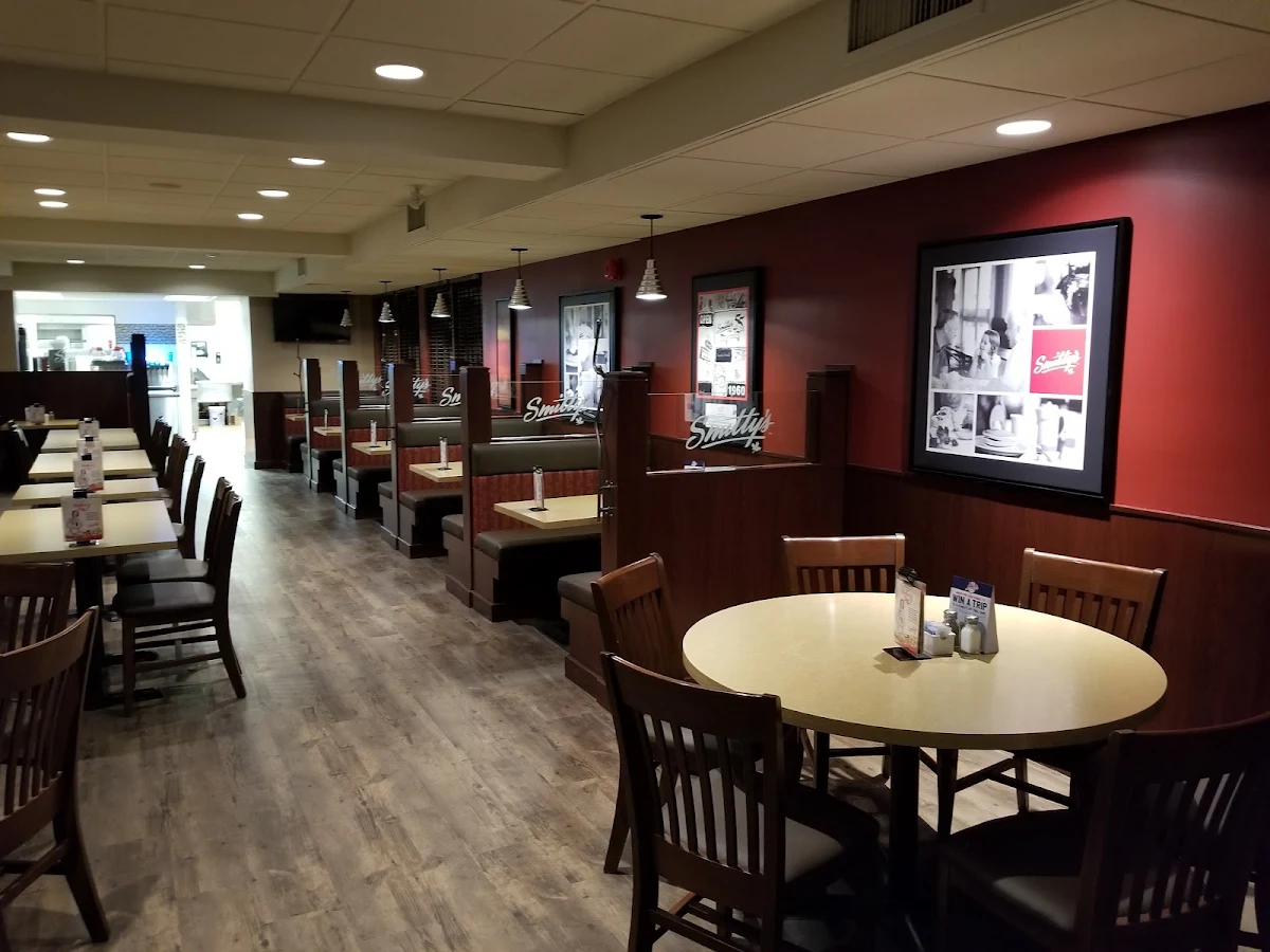 Vibe, Smitty's Restaurant & Lounge - Cranbrook