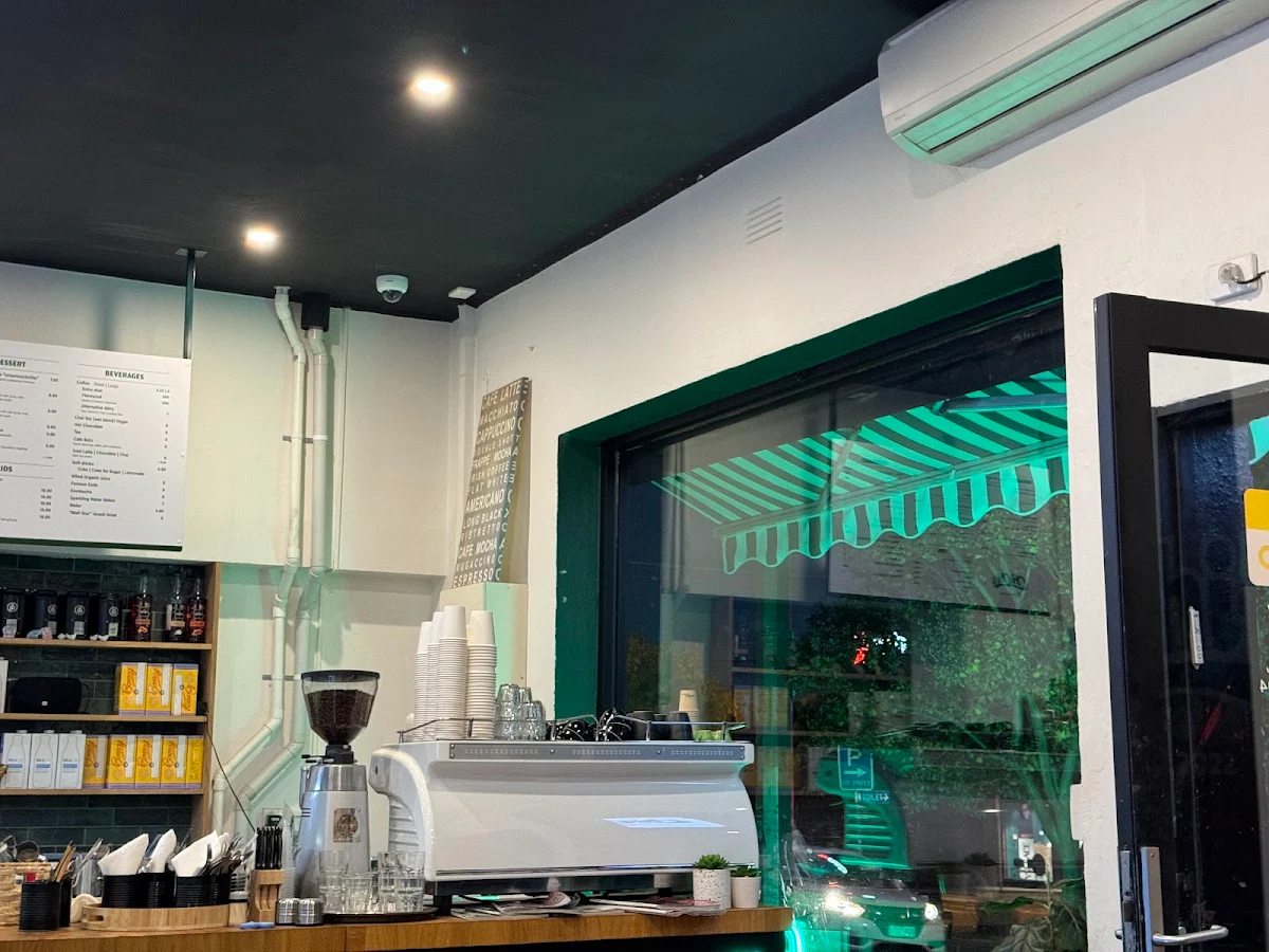 Vibe, ChiChi's