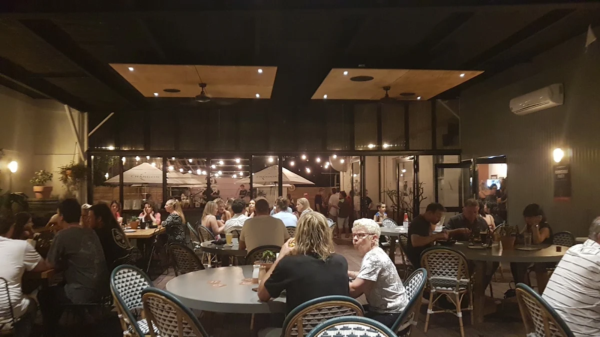 Vibe, Royal Crown Hotel