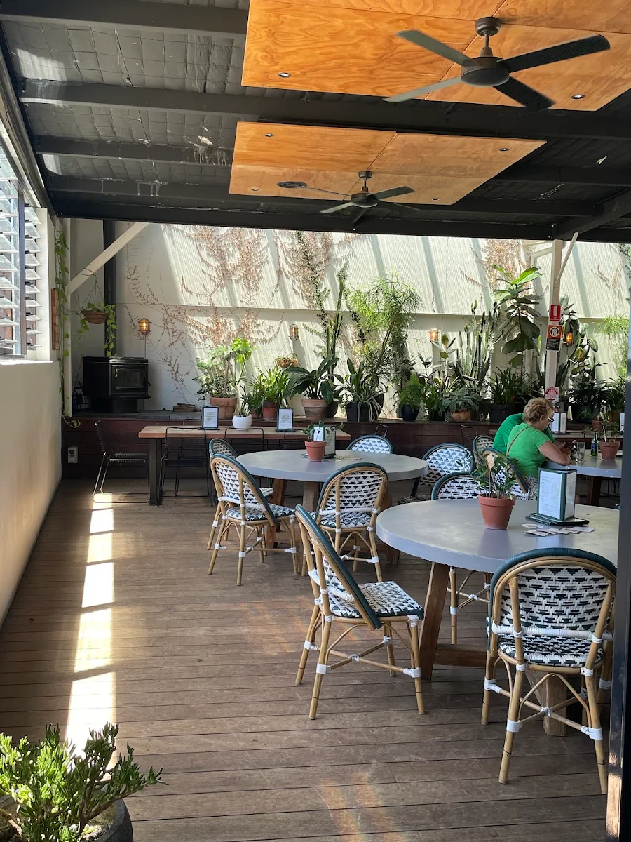 Vibe, Royal Crown Hotel