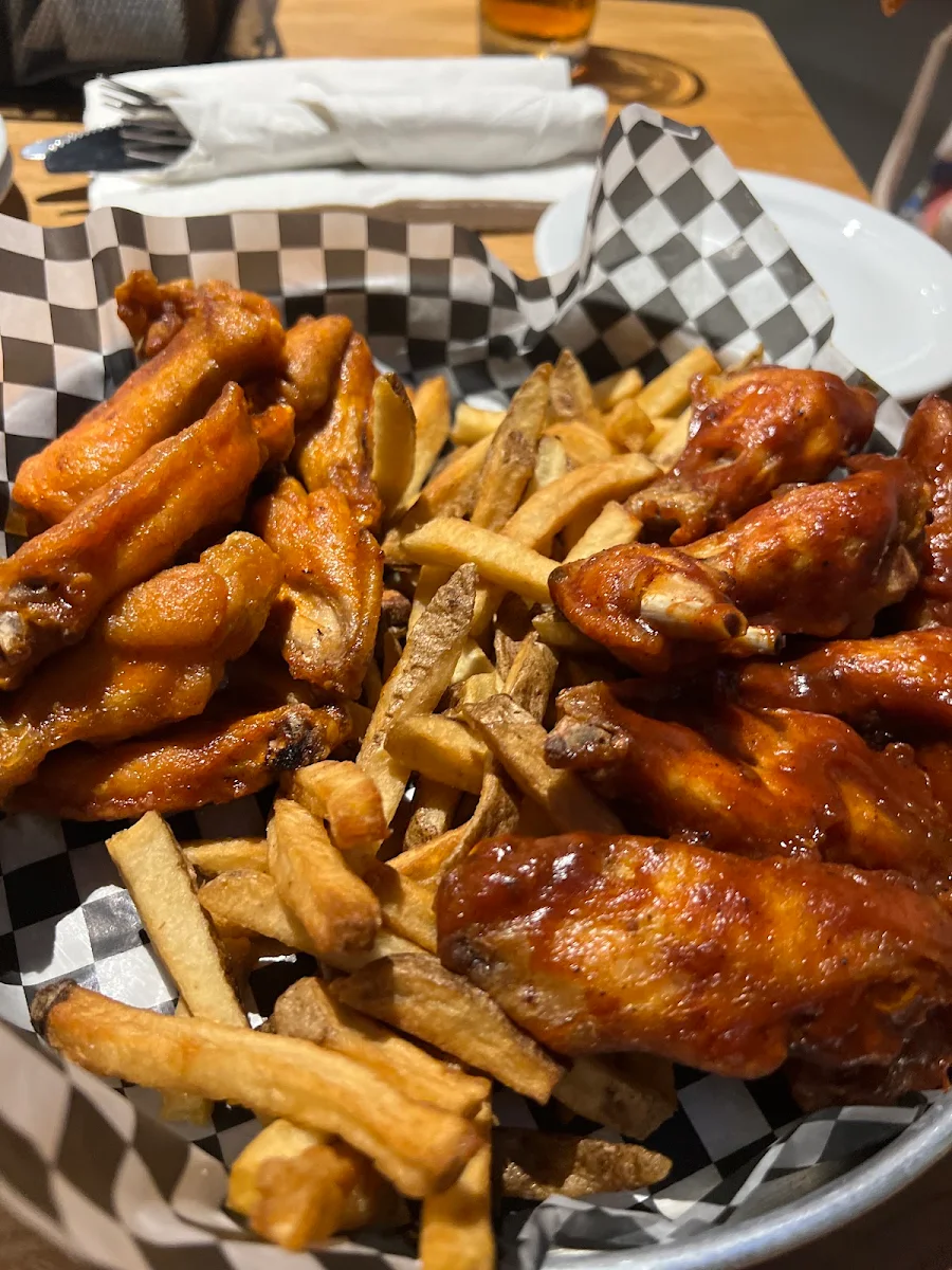 Food & drink, Lou Dawg's Southern BBQ - North Bay