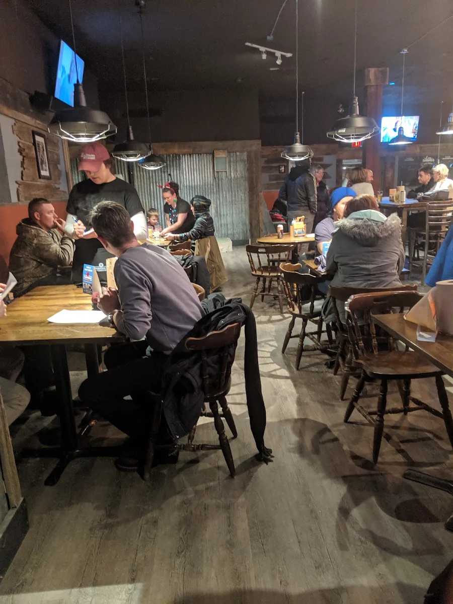Vibe, Lou Dawg's Southern BBQ - North Bay