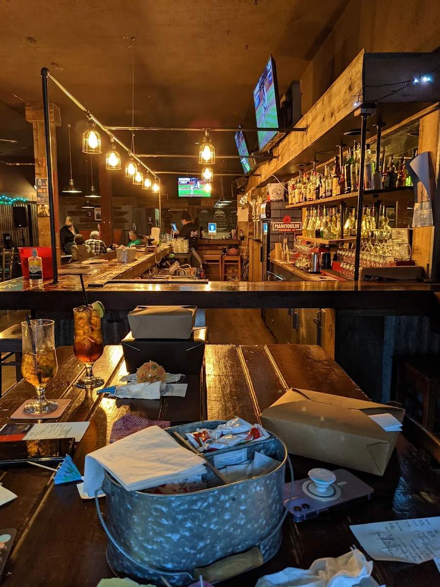 Vibe, Lou Dawg's Southern BBQ - North Bay