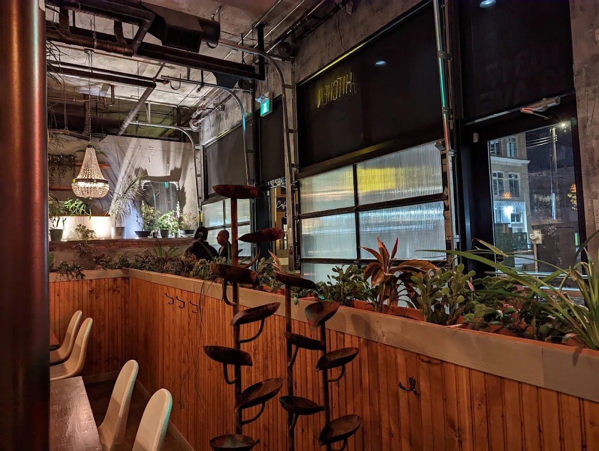 Vibe, Boxer - Albertan Kitchen & Bar