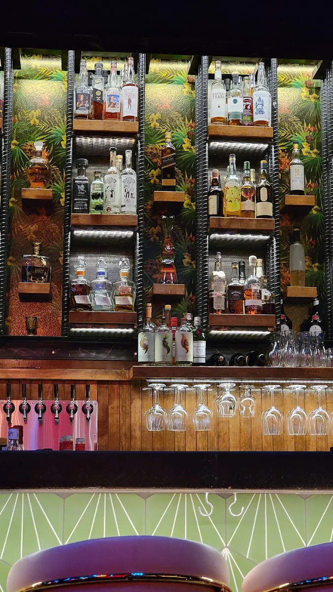 Vibe, Boxer - Albertan Kitchen & Bar