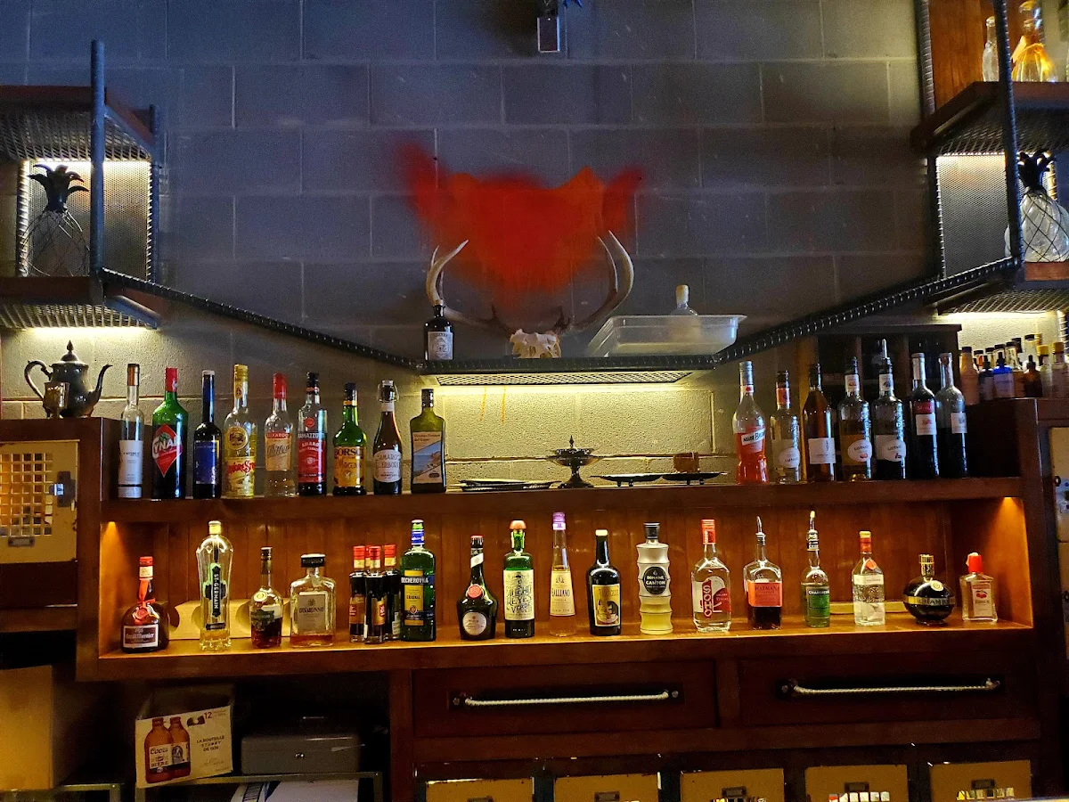 Vibe, Boxer - Albertan Kitchen & Bar