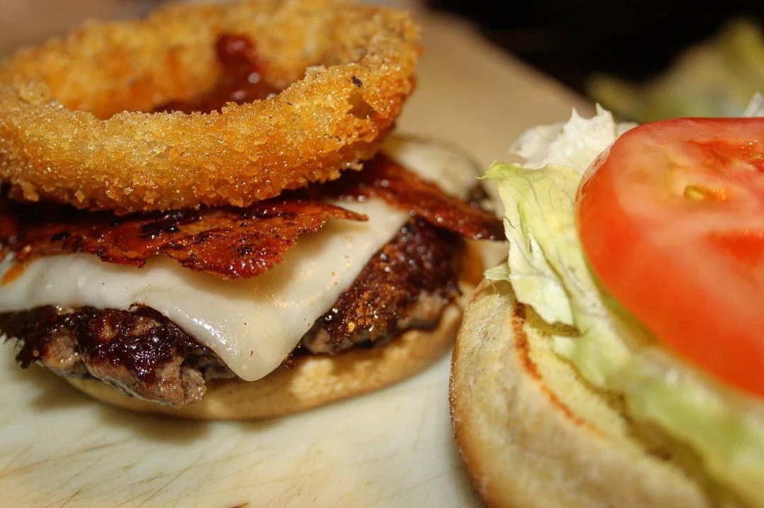 Food & drink, RIVERSIDE BURGERS