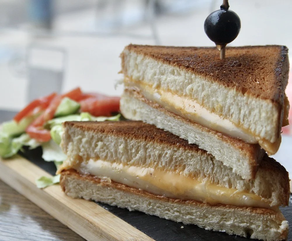 Food & drink, RIVERSIDE BURGERS