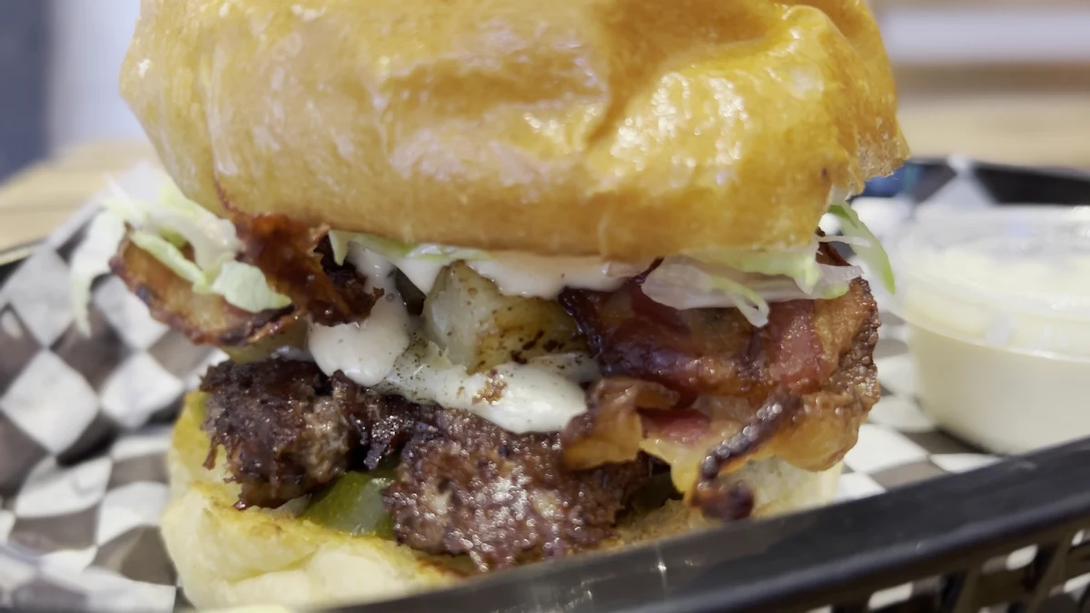 Food & drink, RIVERSIDE BURGERS