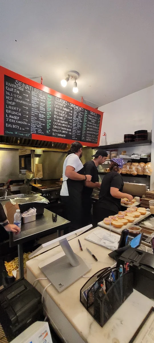 Vibe, RIVERSIDE BURGERS