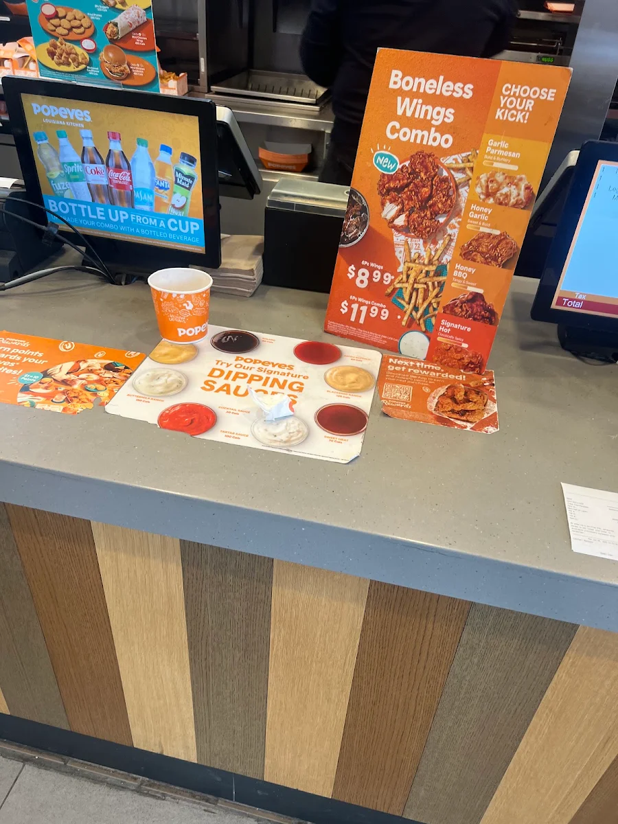 Food & drink, Popeyes Louisiana Kitchen