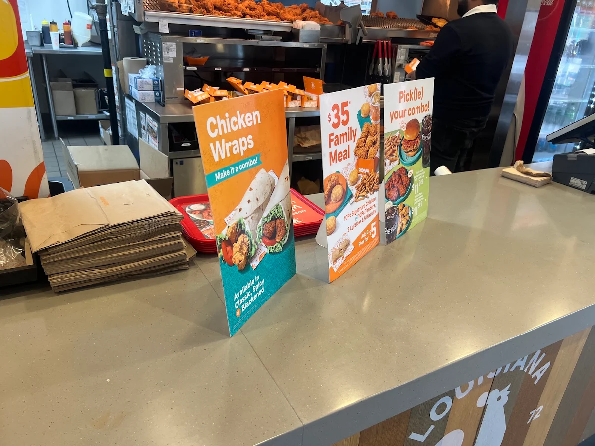 Menu, Popeyes Louisiana Kitchen
