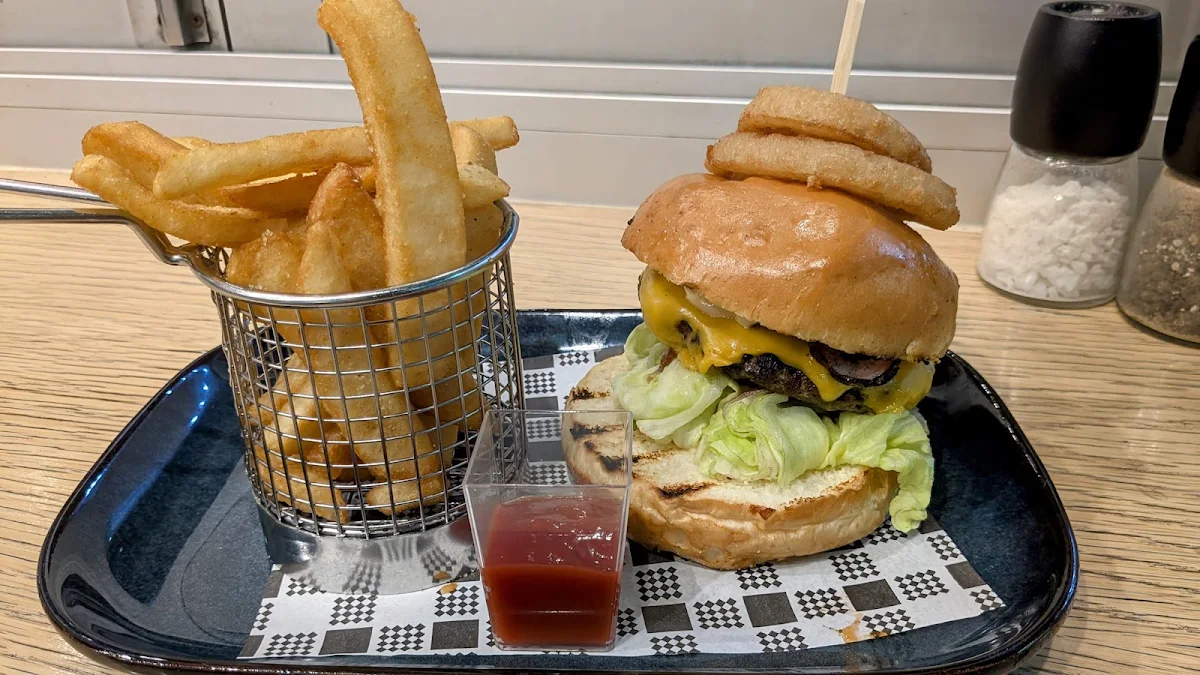 Food & drink, Biggles Bar & Grill