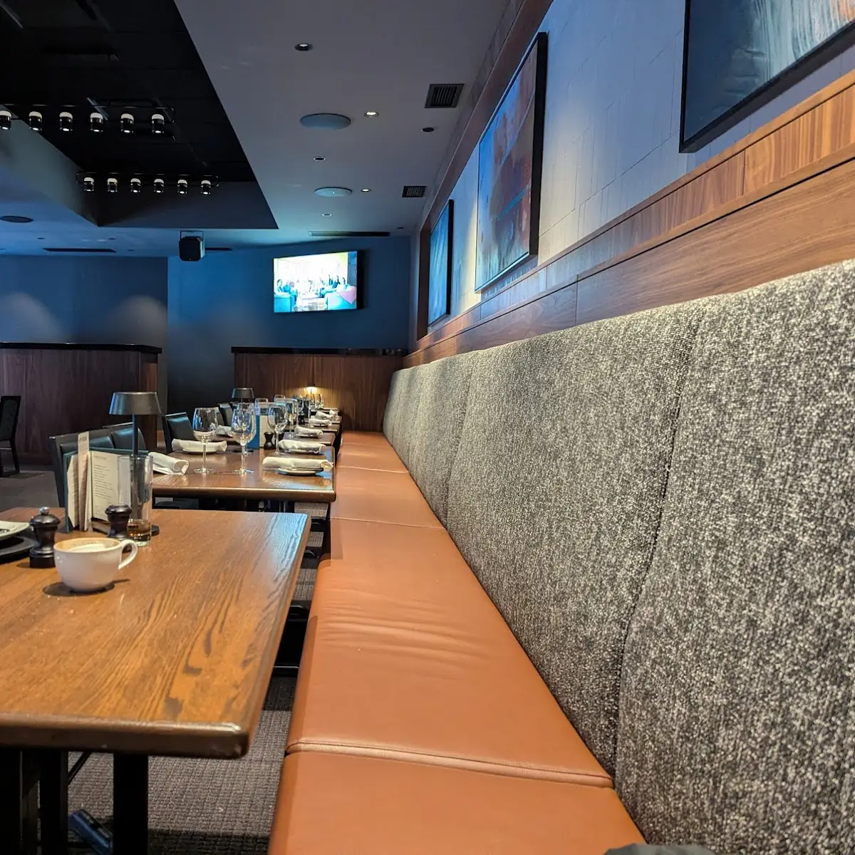 Vibe, The Keg Steakhouse + Bar - Niagara Falls - Fallsview Blvd.