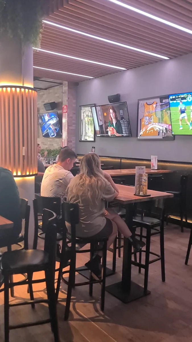 Vibe, The Sporting Globe Bar & Grill Robina