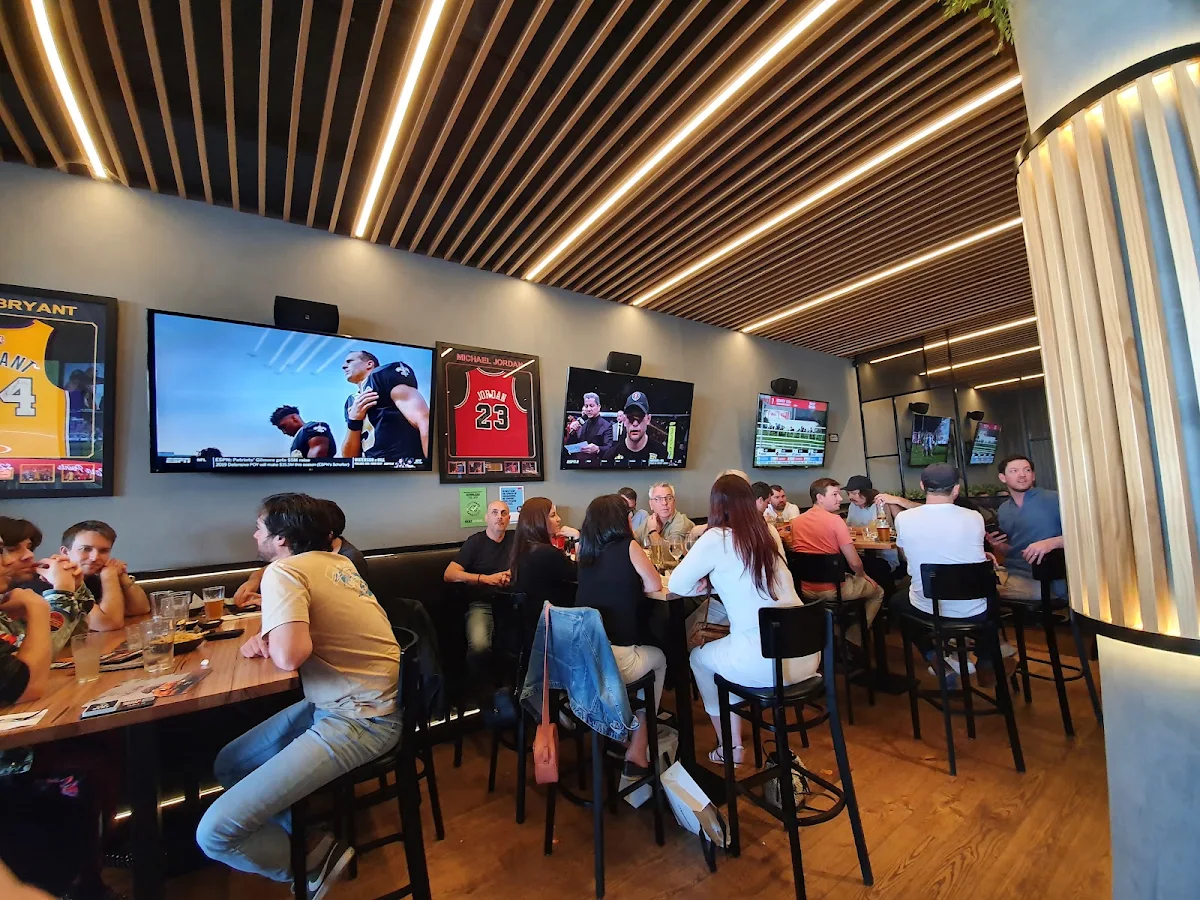 Vibe, The Sporting Globe Bar & Grill Robina