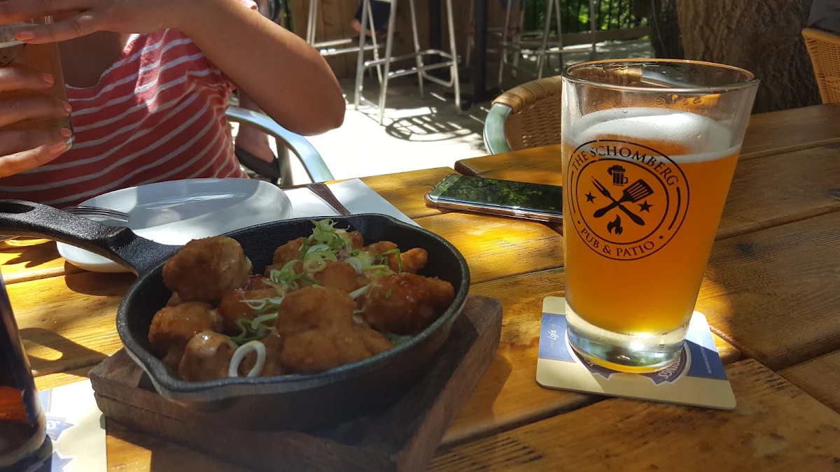 Food & drink, The Schomberg Pub & Patio