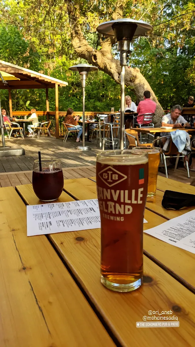 Food & drink, The Schomberg Pub & Patio