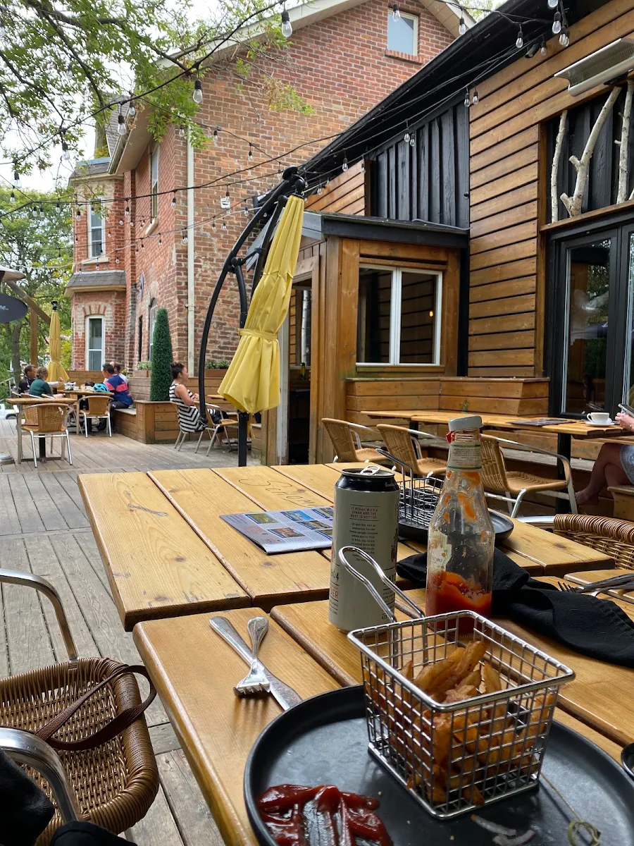 Vibe, The Schomberg Pub & Patio