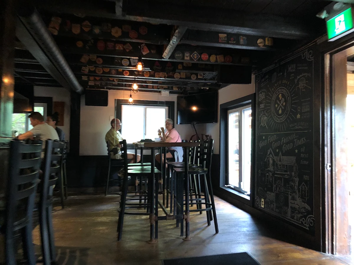 Vibe, The Schomberg Pub & Patio