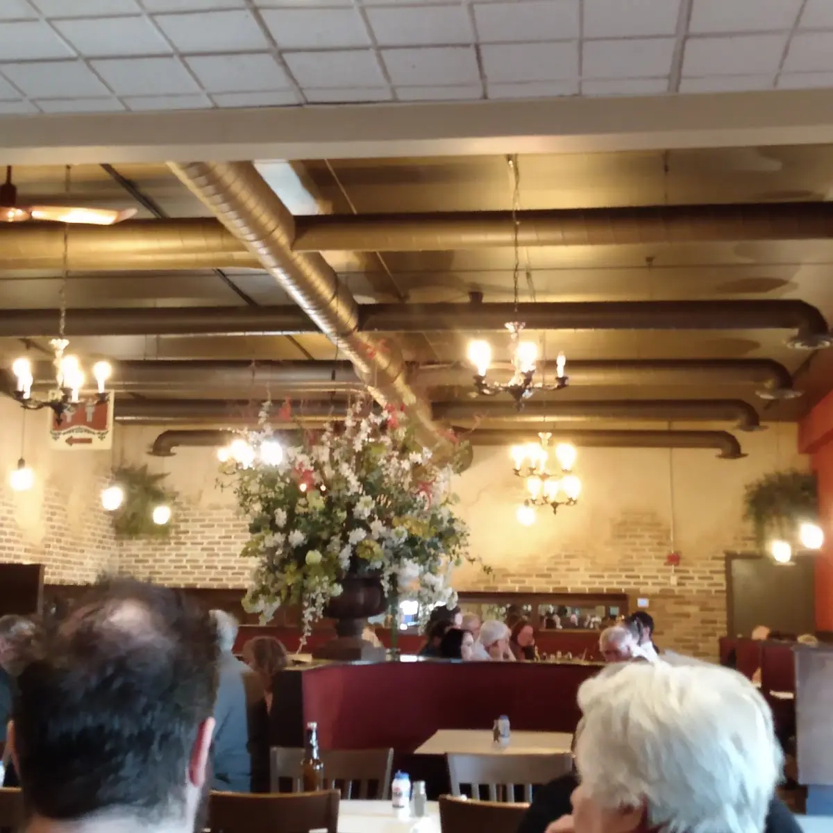 Vibe, Philos Greek Cuisine and Pizzeria