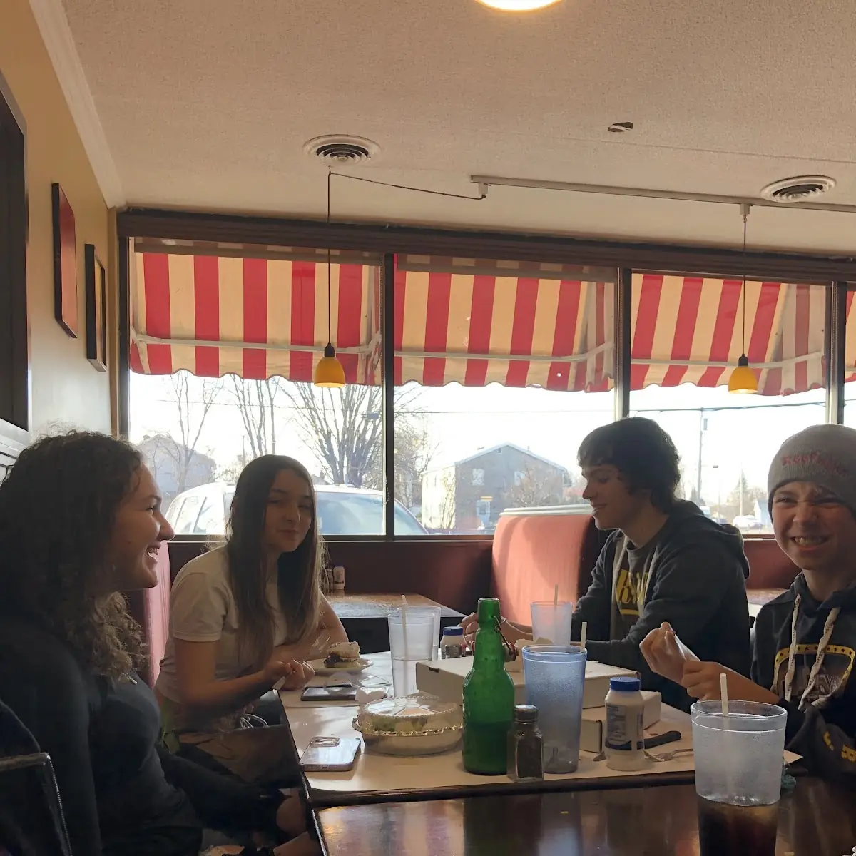 Vibe, Philos Greek Cuisine and Pizzeria