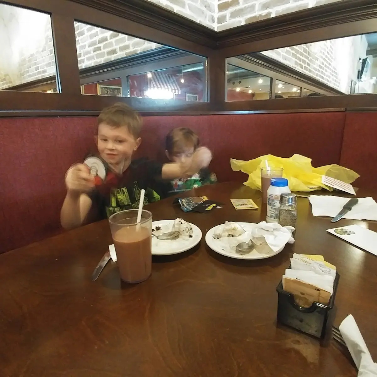 Vibe, Philos Greek Cuisine and Pizzeria
