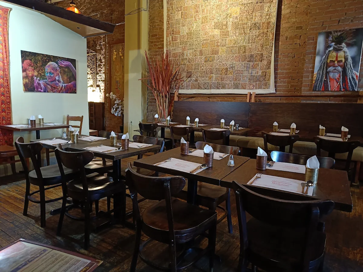 Vibe, Restaurant Singh's