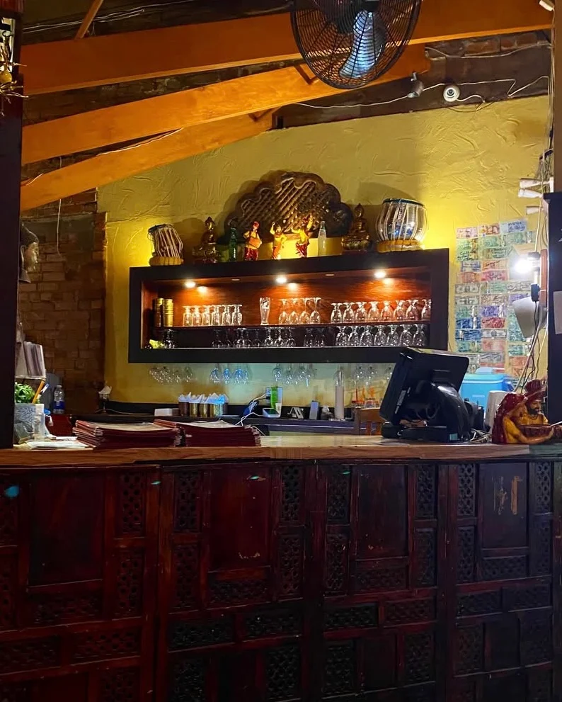 Vibe, Restaurant Singh's