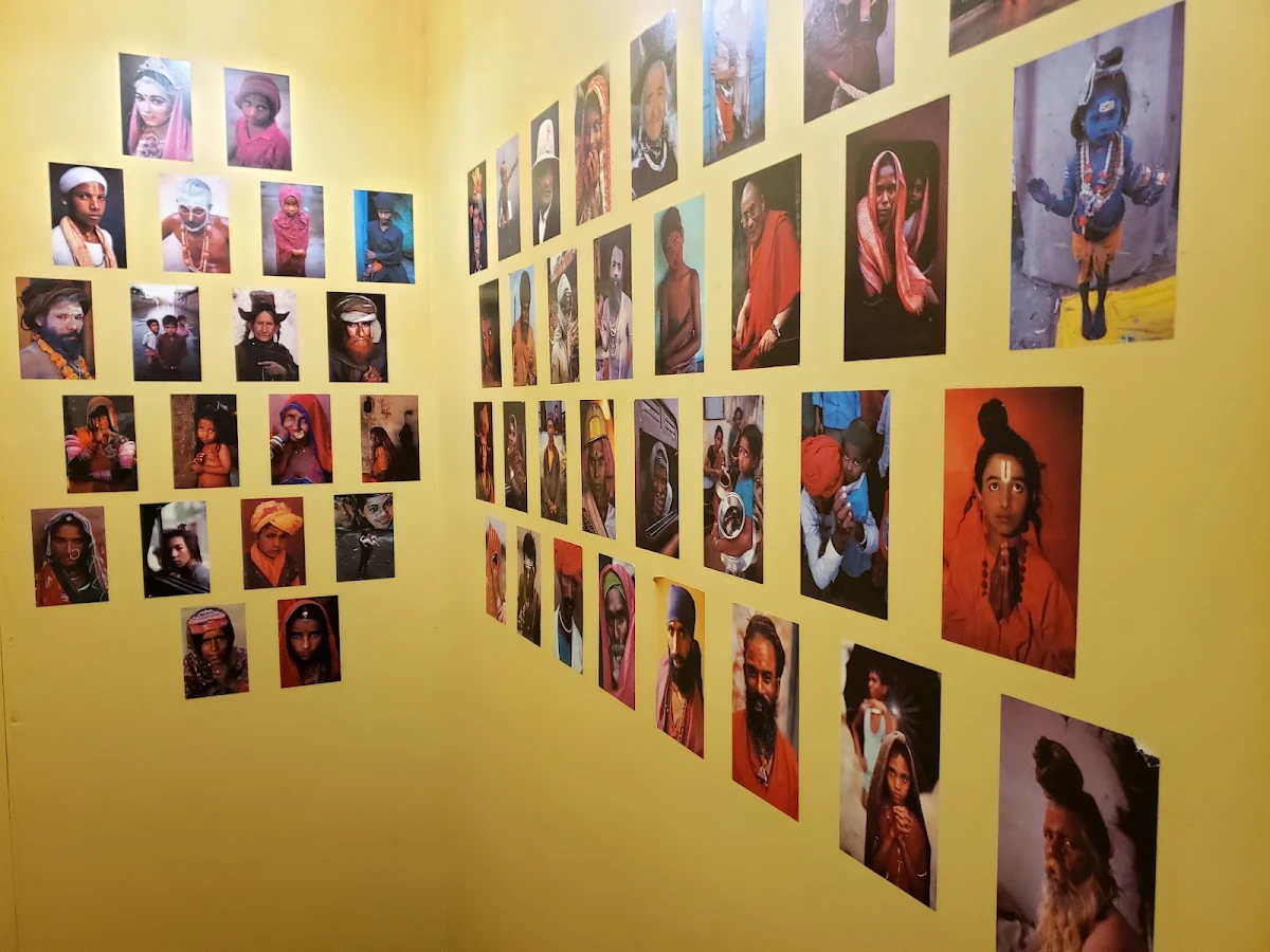 Vibe, Restaurant Singh's