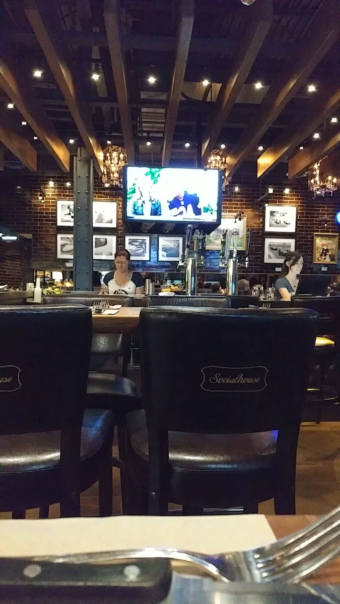 Vibe, Browns Socialhouse Ridgecrest
