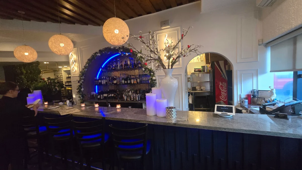 Vibe, Greek Tycoon Restaurant
