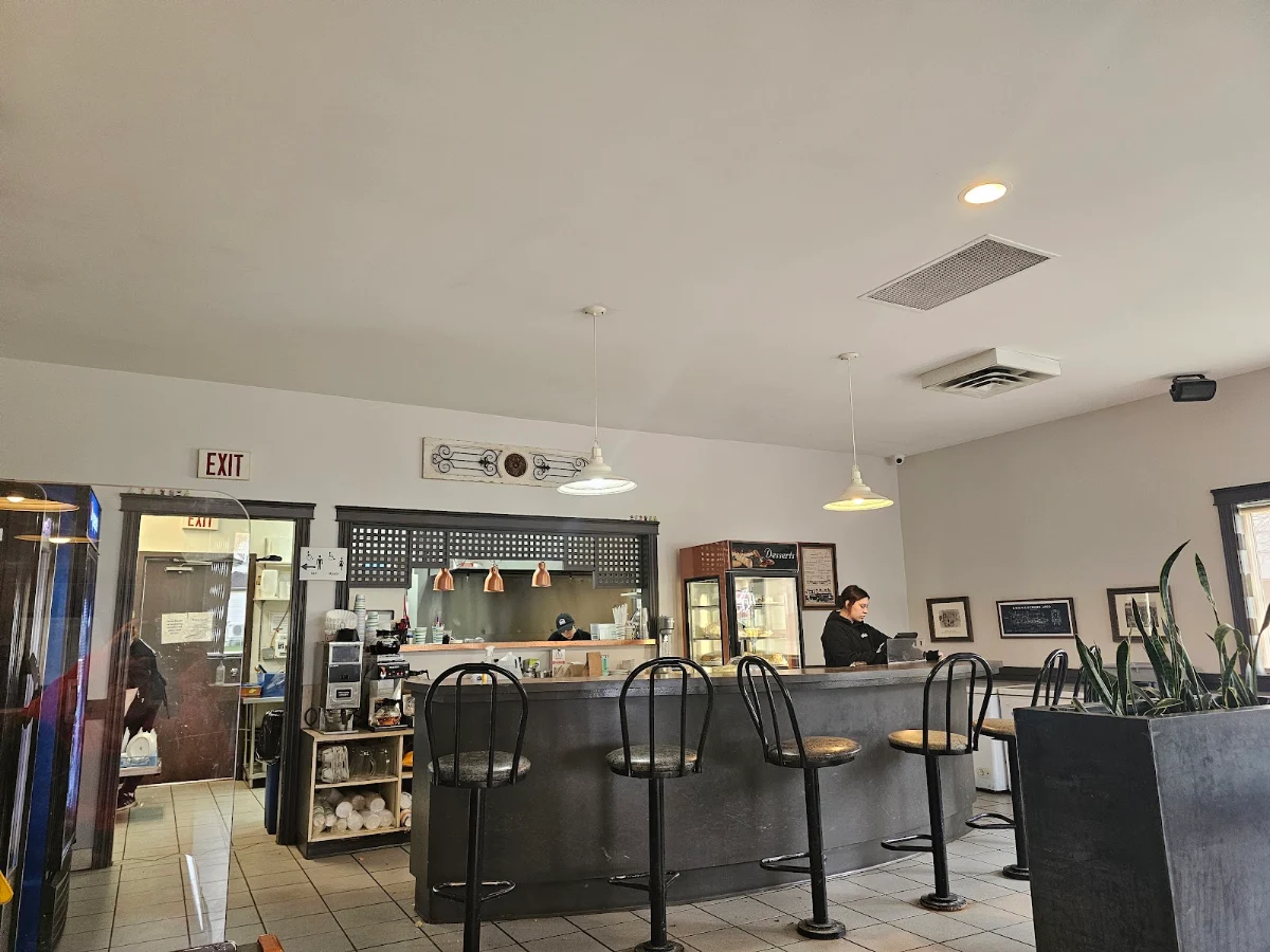 Vibe, Black's Grocery and Café