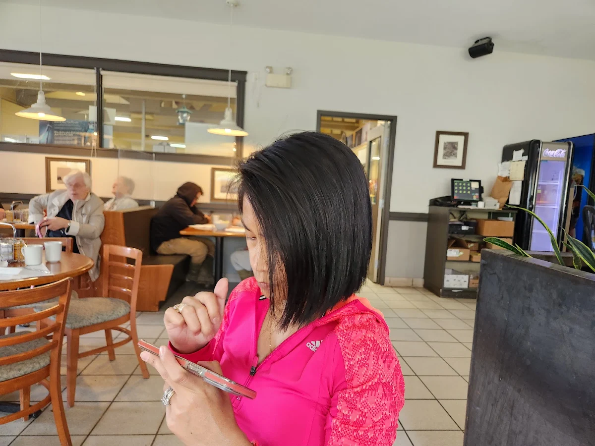 Vibe, Black's Grocery and Café