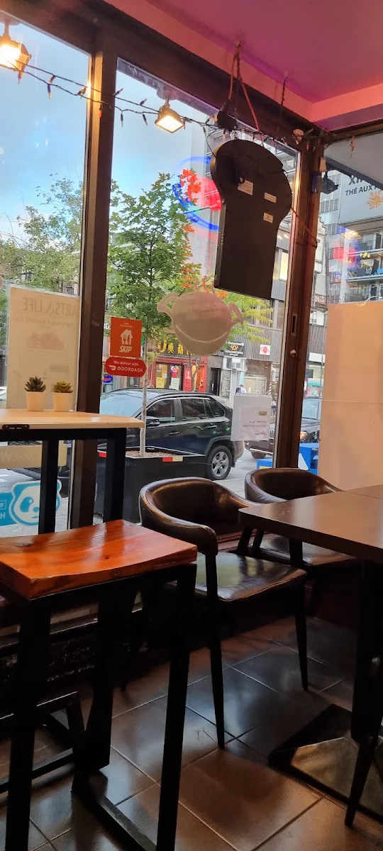 Vibe, Wok Cafe