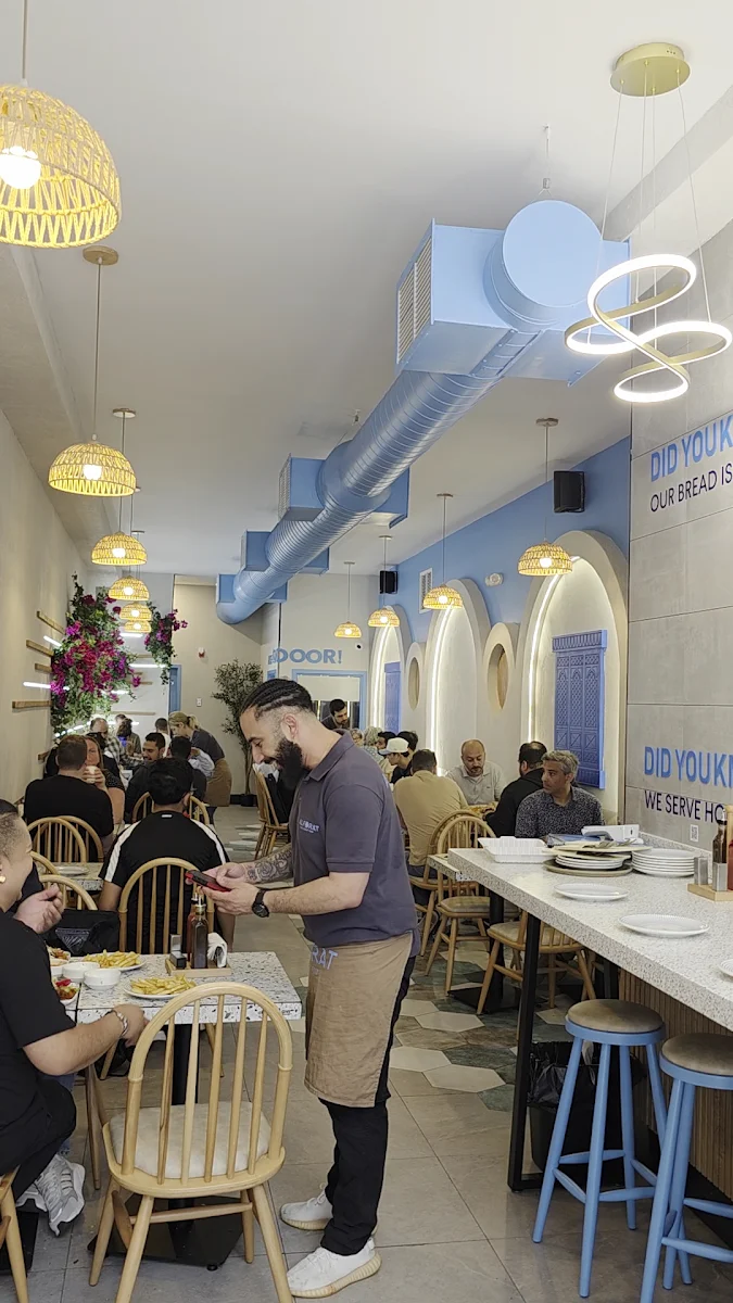 Vibe, Alforat Iraqi Street Food (Toronto)