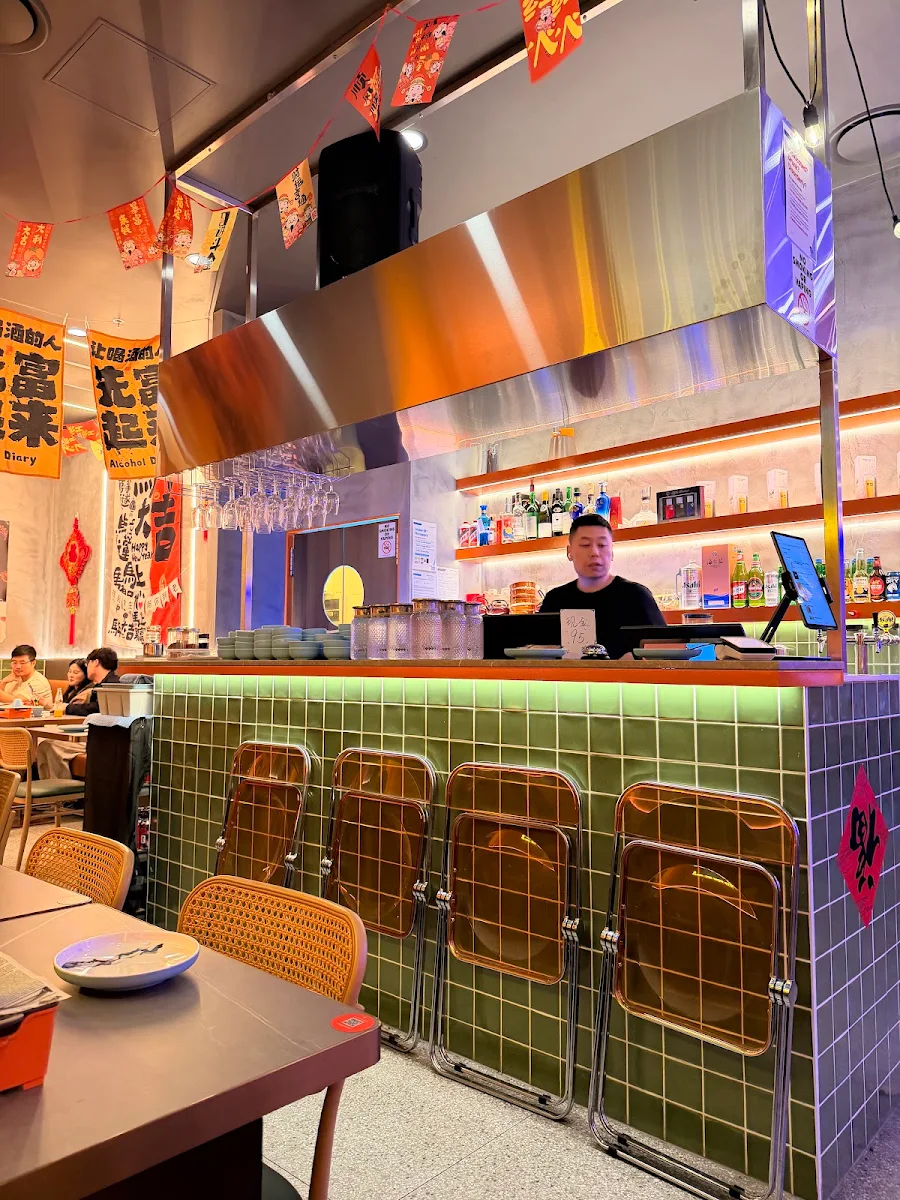 Vibe, Dragon BBQ Bar / Restaurant 龍炭长烧烤吧·东北烧烤·炒菜（原老炭长时尚音乐烧烤吧）