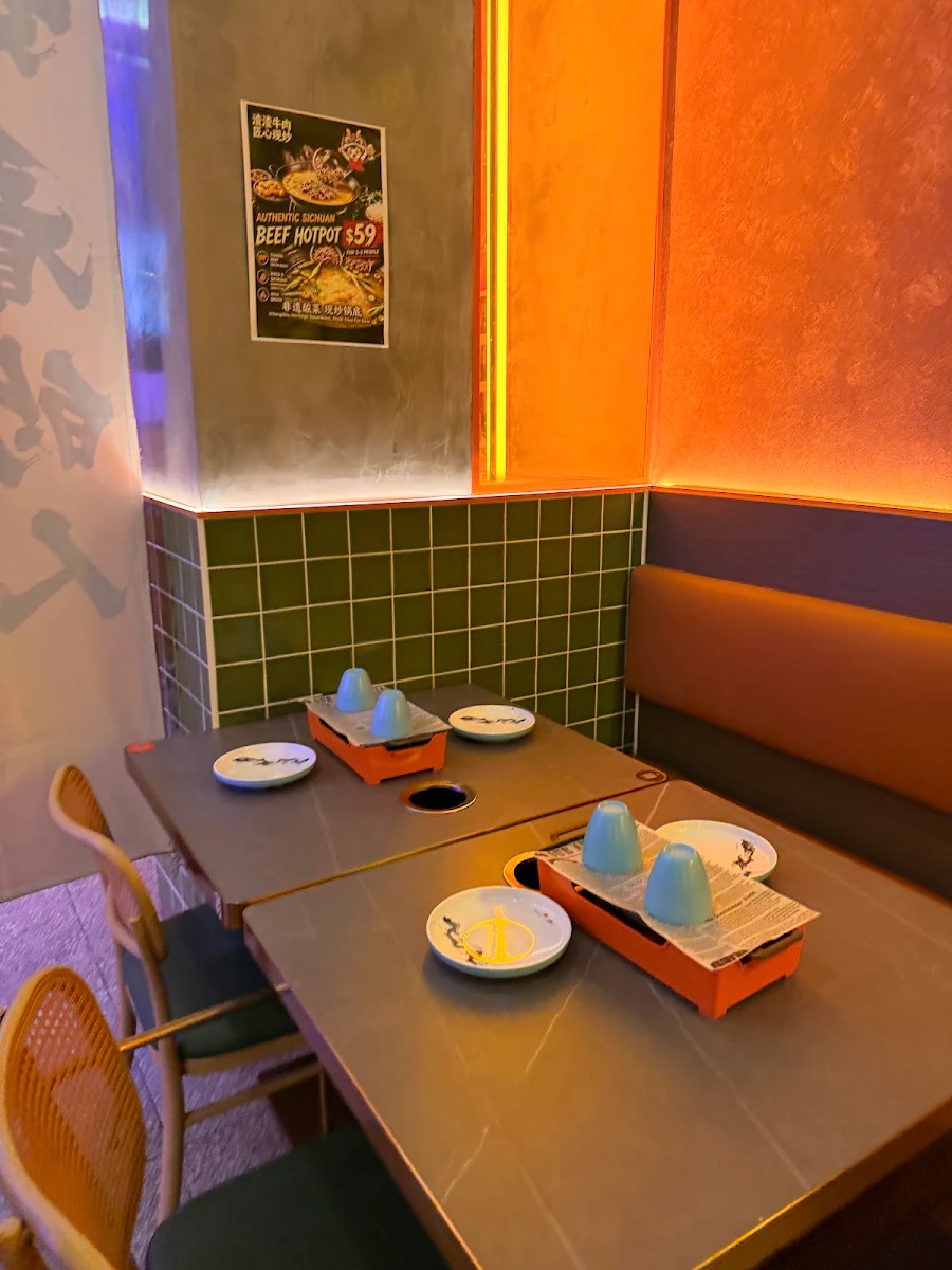 Vibe, Dragon BBQ Bar / Restaurant 龍炭长烧烤吧·东北烧烤·炒菜（原老炭长时尚音乐烧烤吧）