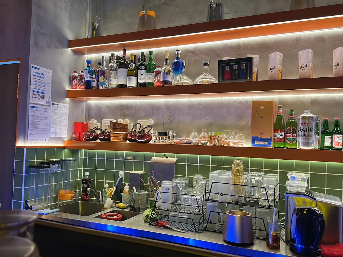 Vibe, Dragon BBQ Bar / Restaurant 龍炭长烧烤吧·东北烧烤·炒菜（原老炭长时尚音乐烧烤吧）