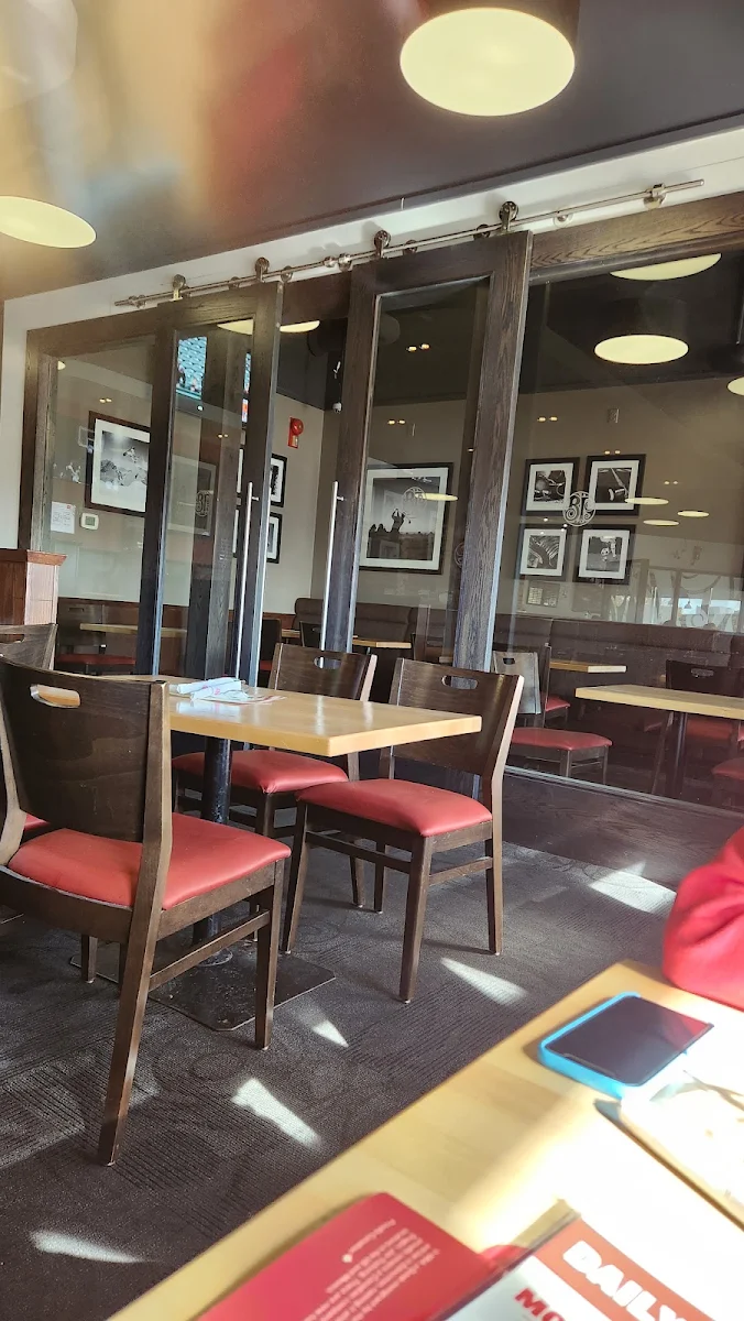 Vibe, Boston Pizza