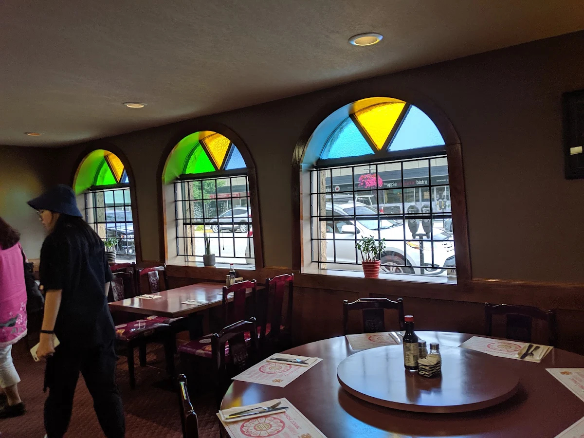 Vibe, Kiki Gardens Restaurant