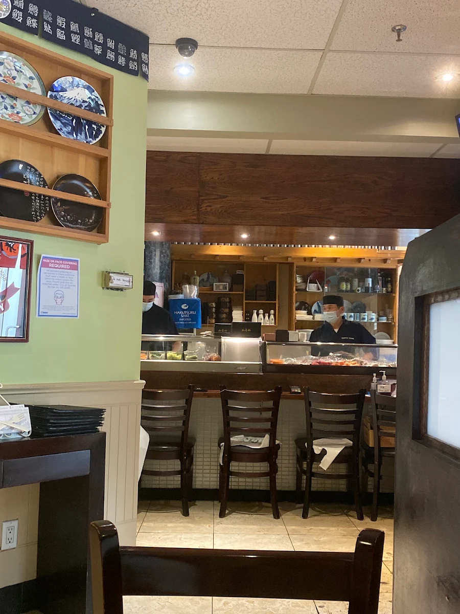 Vibe, Tokyo Sushi