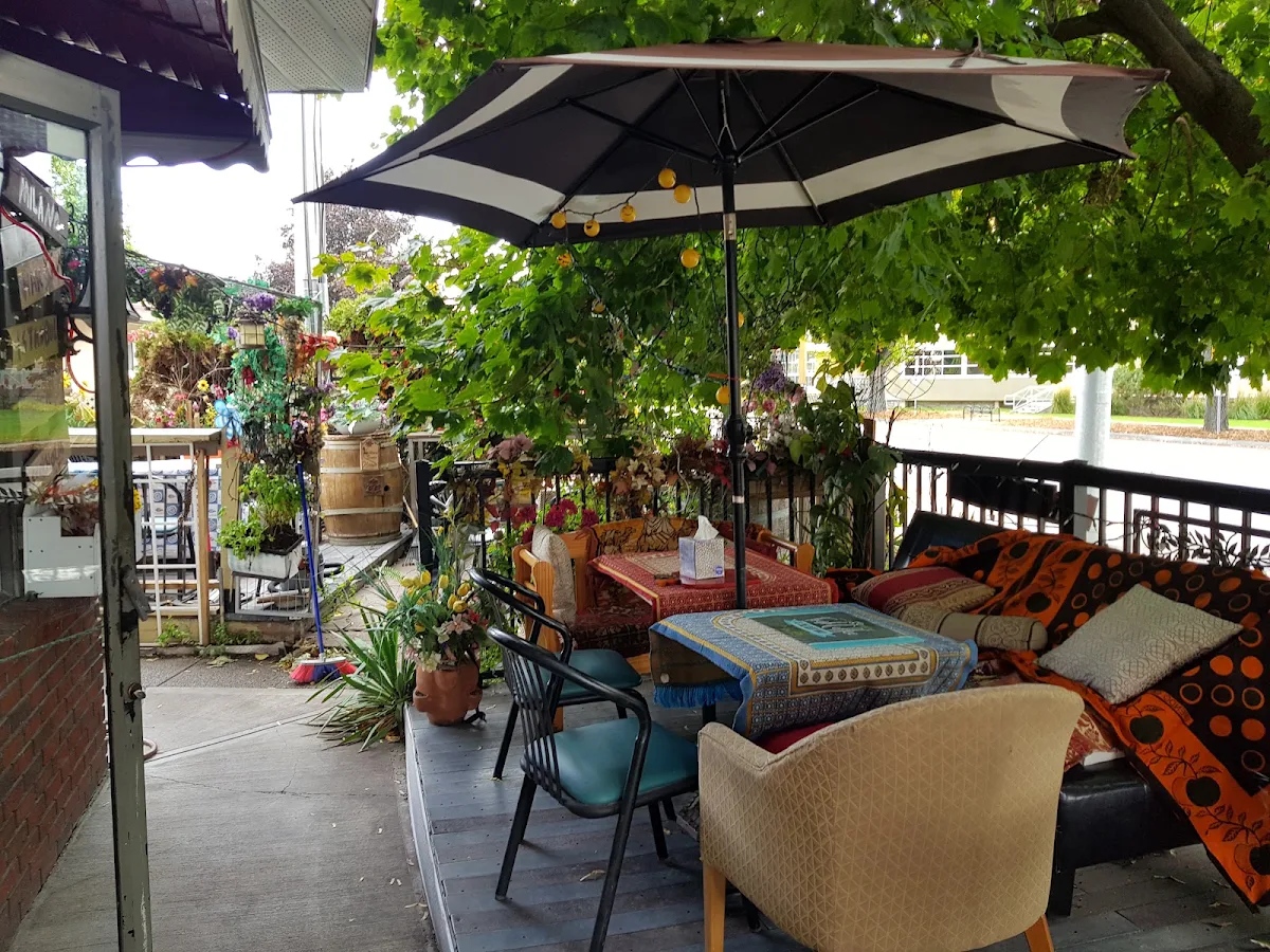 Vibe, CLEOPATRA RESTAURANT